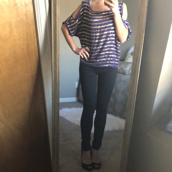 Open Shoulder BEBE top - Picture 1 of 3